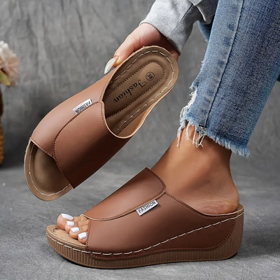 Annie™ | Sandal med kilehæl