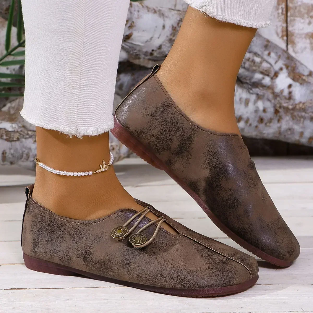 Klaudia™ | En semsket loafer som beveger seg med deg