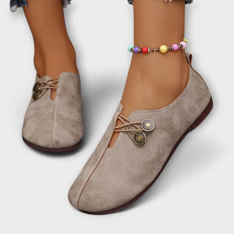 Klaudia™ | En semsket loafer som beveger seg med deg